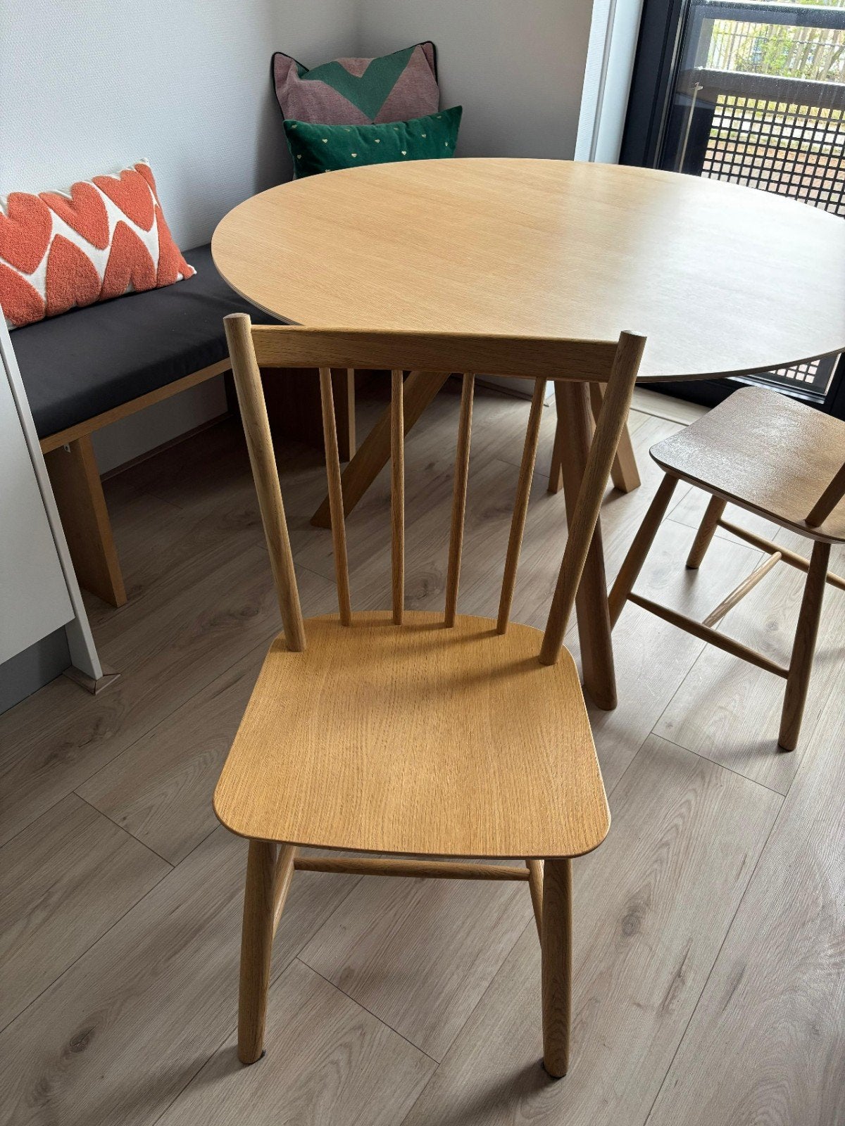 Twee houten HAY J41 stoelen, Huis en Inrichting, Stoelen, Ophalen, Twee, Overige kleuren, Zo goed als nieuw