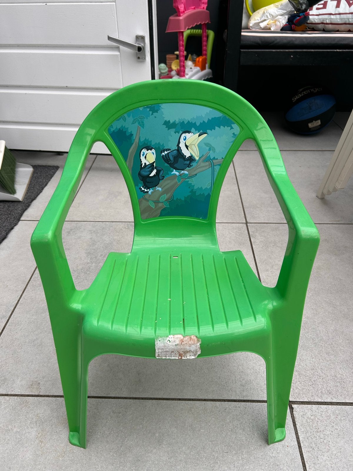Gratis! Groene kinderstoel met toekan print, Ophalen, Gebruikt, Stoel