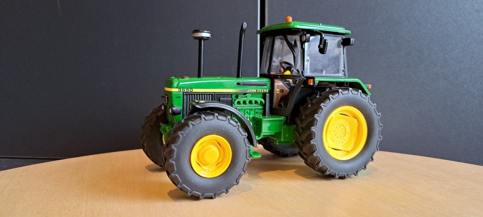 Verbouwde John Deere 3650, Ophalen of Verzenden, Zo goed als nieuw, Tractor of Landbouw, Britains