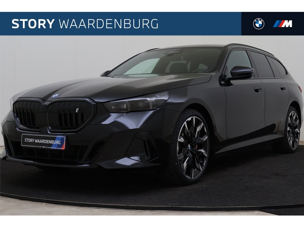 BMW i5 Touring eDrive40 M Sport / Panoramadak / Trekhaak / C