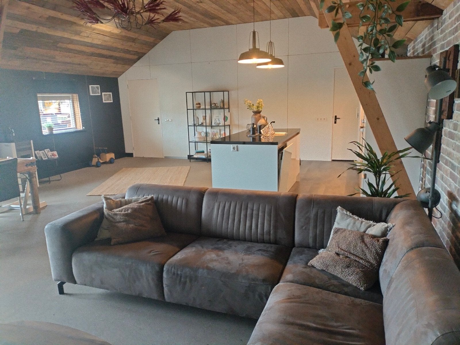 Tijdelijke woonruimte te huur, regio Breda/Roosendaal, Huizen en Kamers, 100 m², Direct bij eigenaar, Zundert, Overige soorten