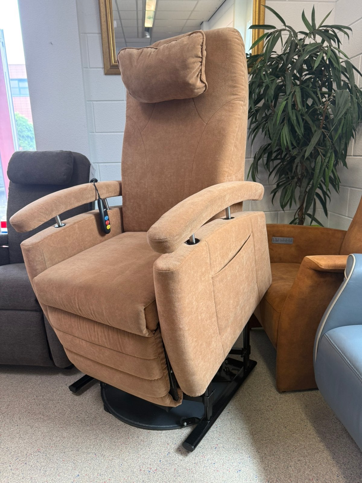 Sta op stoel relax fauteuil Fitform draaiplateau staopstoel, Ophalen of Verzenden, Zo goed als nieuw, Leer, Gratis bezorging  regio Utrecht