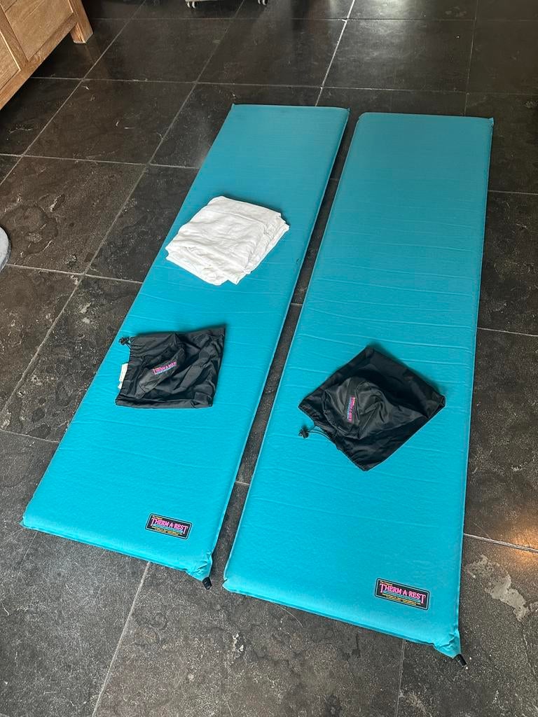 2x Therm-a-Rest Zelfopblazende Slaapmatten - Uitstekende Kwa, Caravans en Kamperen, Slaapmatten, Ophalen of Verzenden, Zo goed als nieuw