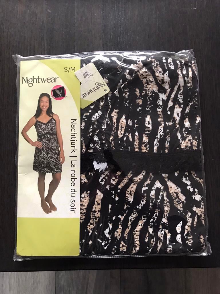 In plastic: Nieuw zwart Animalprint Nachthemd/Jurk maat S/M, Kleding | Dames, Ondergoed en Lingerie, Ophalen of Verzenden, Zwart