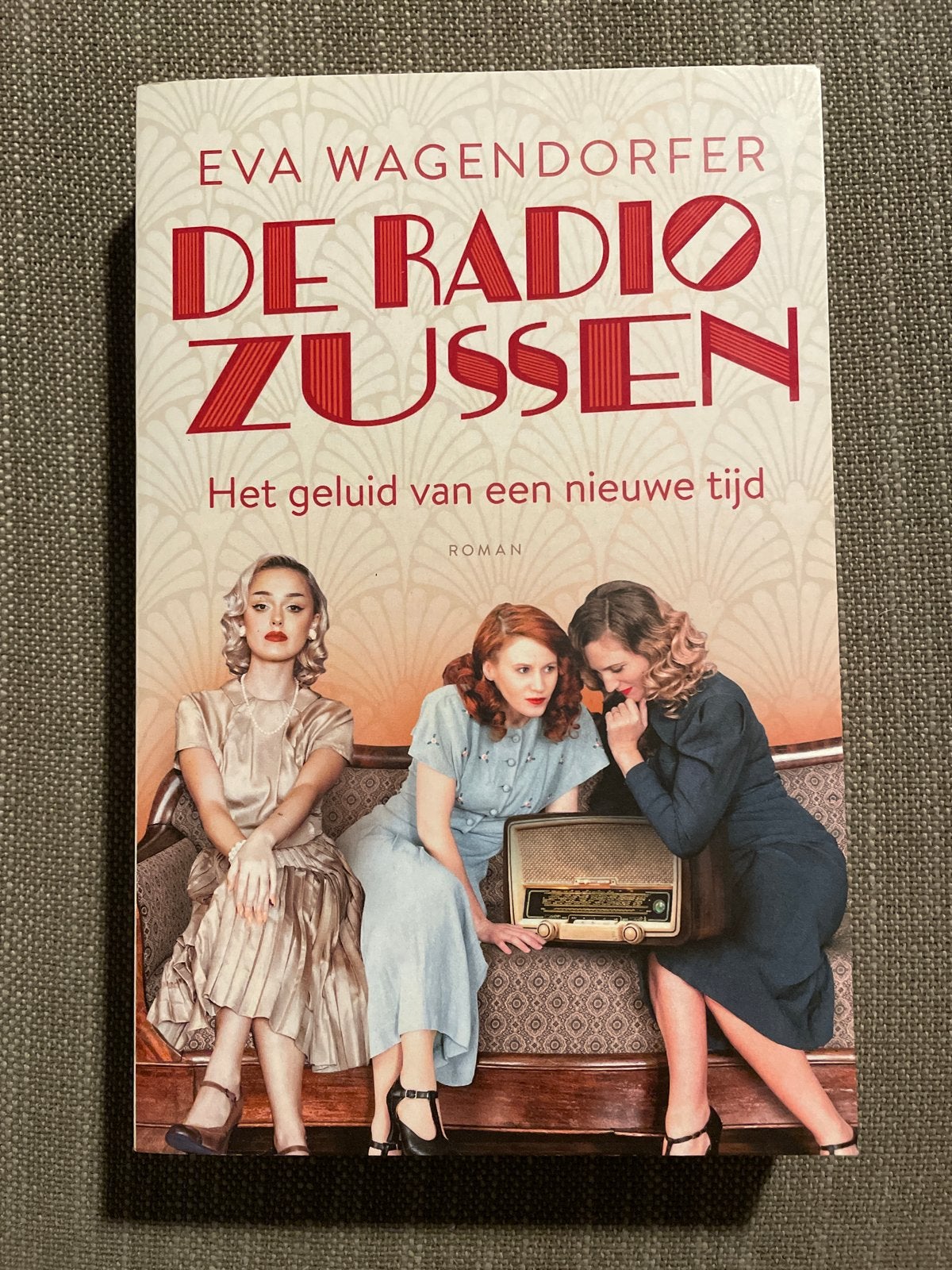 Eva Wagendorfer - De radiozussen, Boeken, Ophalen of Verzenden, Zo goed als nieuw, Eva Wagendorfer