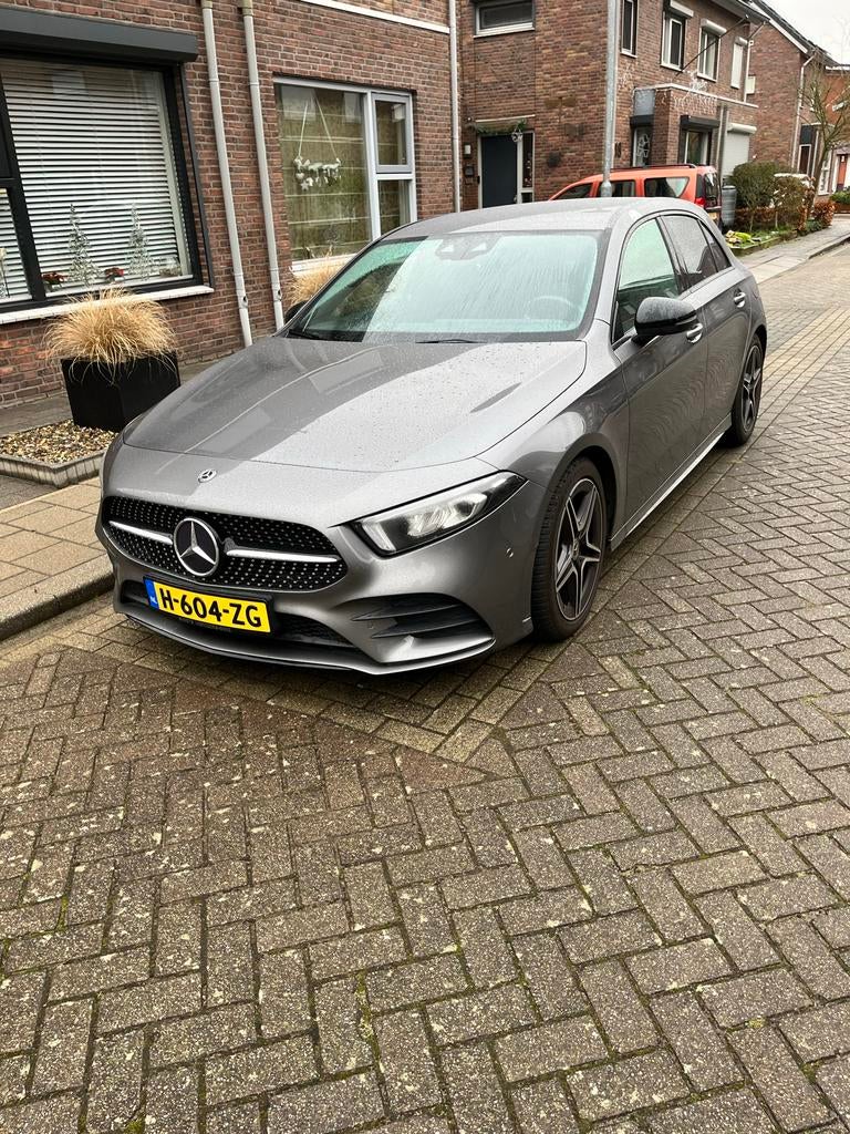 Mercedes A-Klasse A 180 Business Solution 136pk 2020 Grijs, Auto's, 136 pk, 680 kg, 4 cilinders, Origineel Nederlands