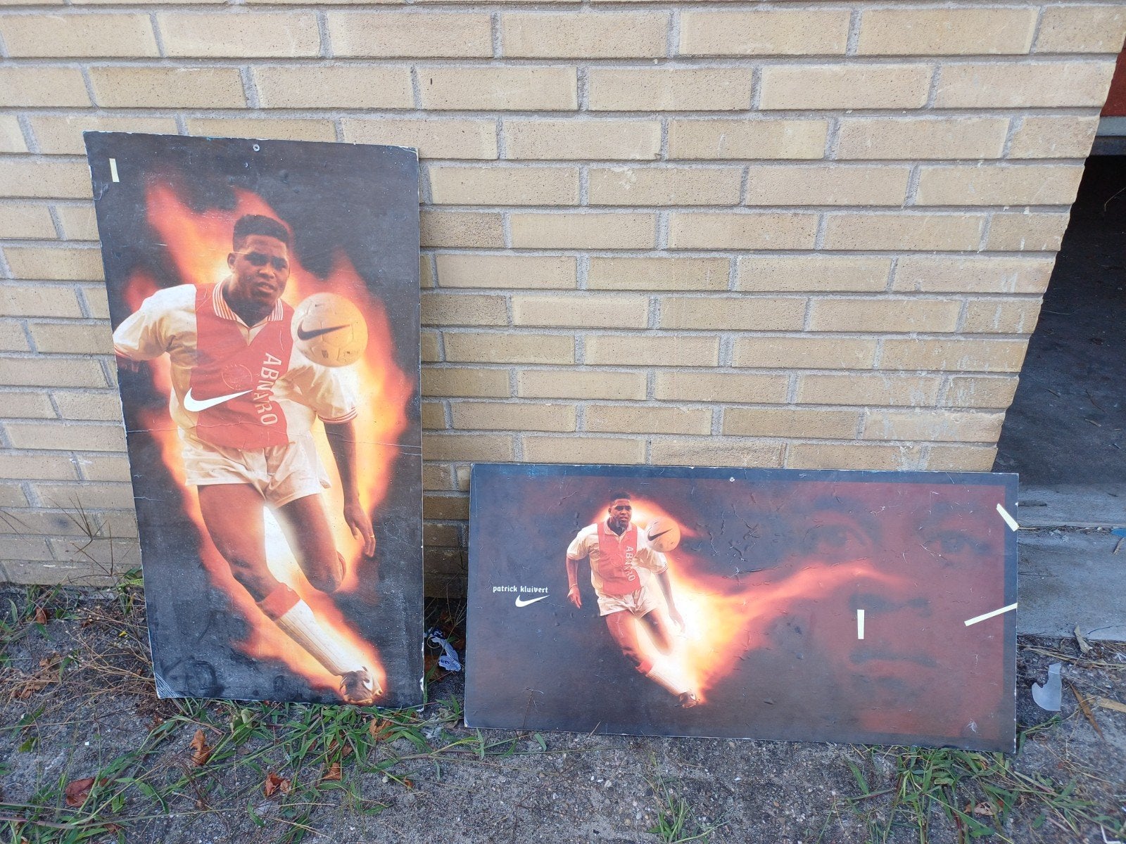 Vintage Nike Patrick Kluivert Ajax Reclameborden (2 stuks), Verzamelen, Gebruikt, Rechthoekig Liggend, Ophalen of Verzenden, Sport