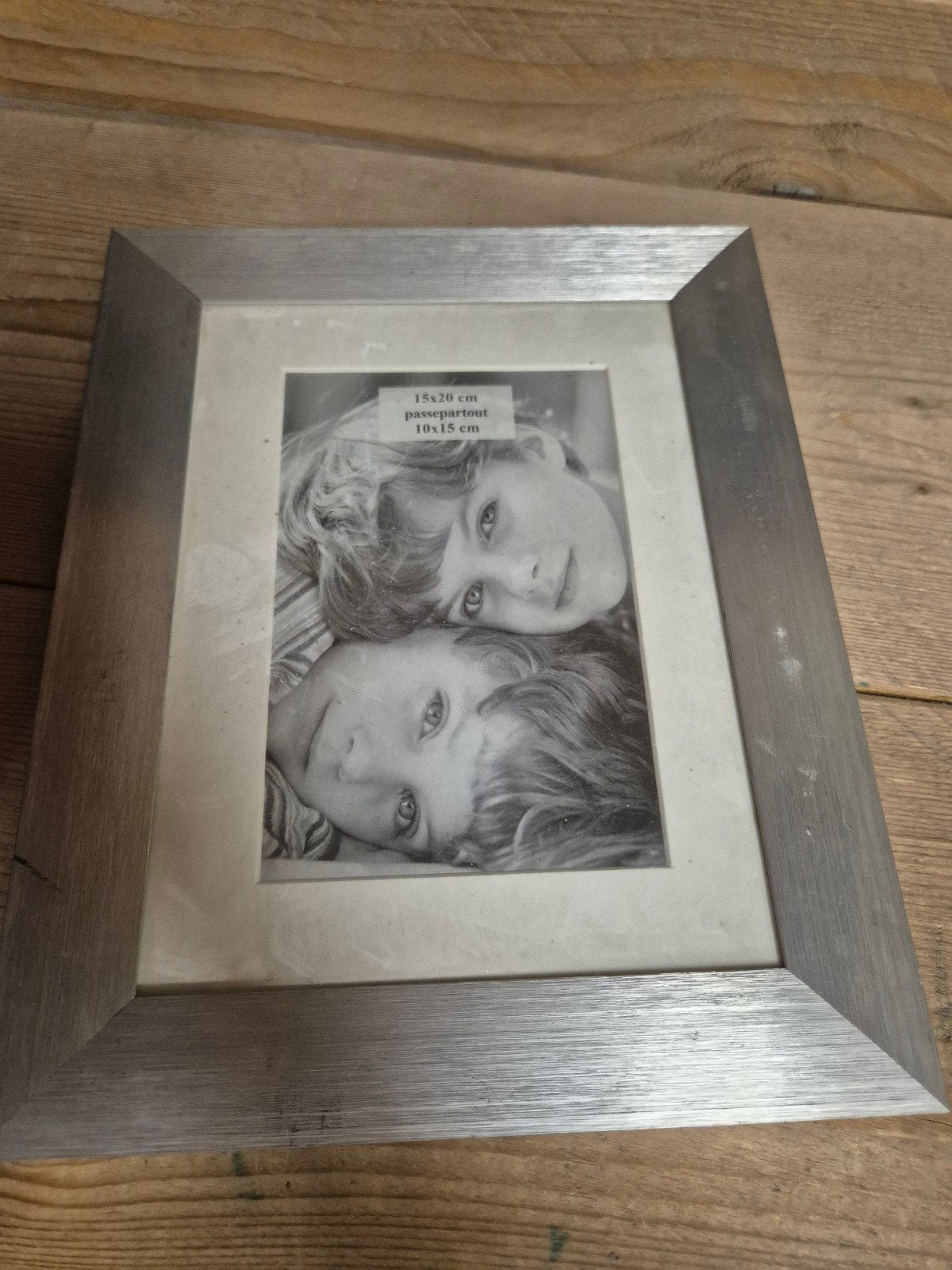 Zilverkleurige fotolijst met passe-partout 15x20 cm, Ophalen of Verzenden, Gebruikt
