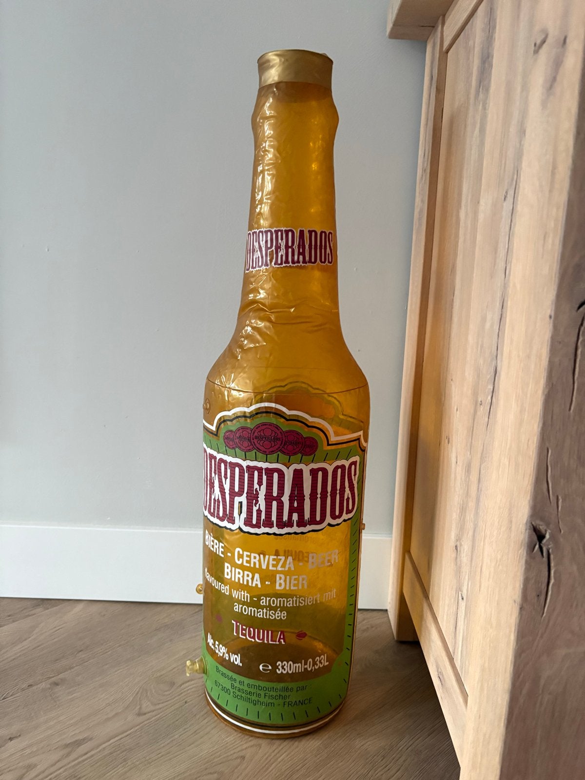 Diverse opblaasbare reclame items: M&M, Flügel, Desperados, Verzenden, Zo goed als nieuw, Gebruiksvoorwerp