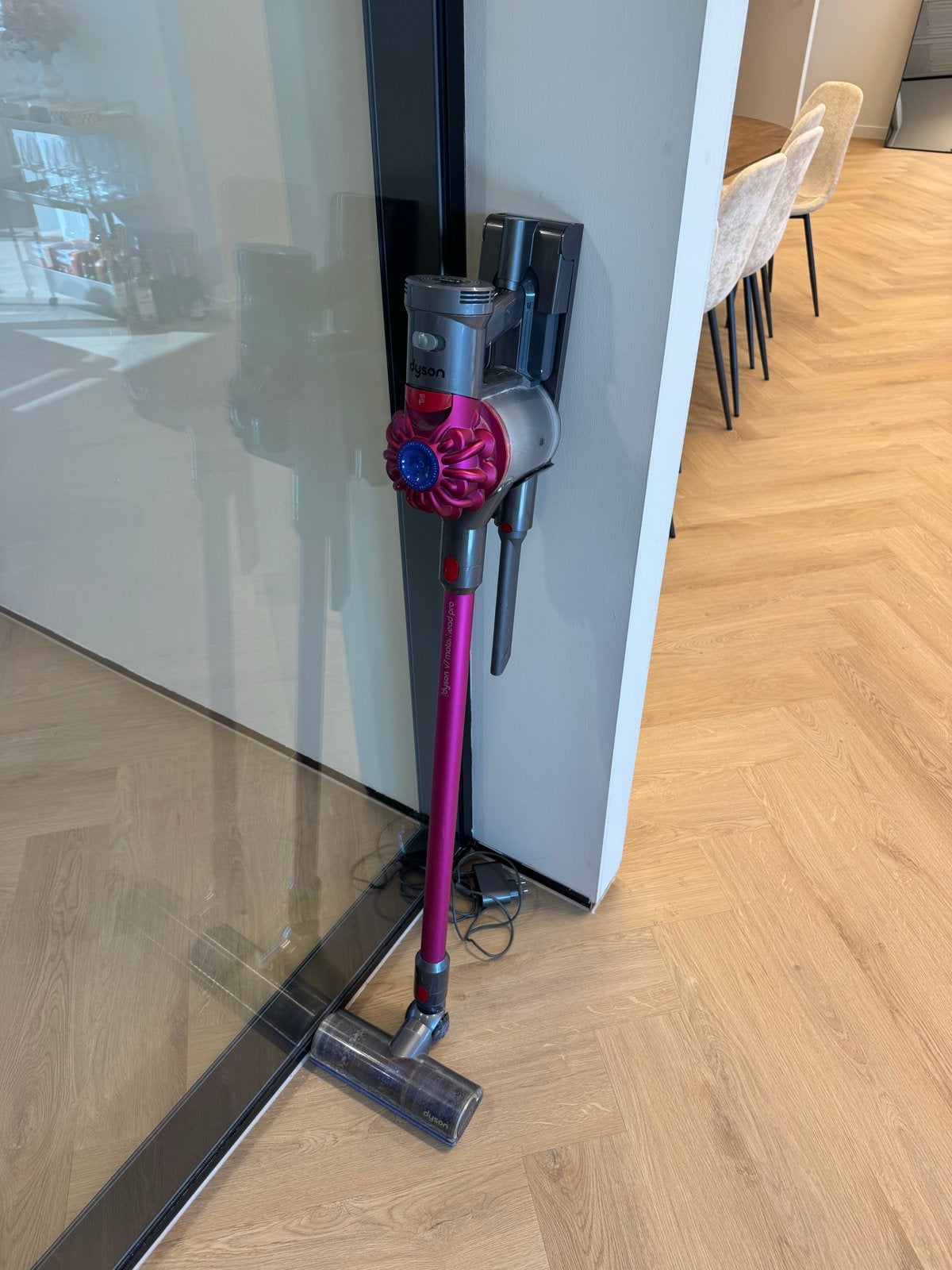 Dyson V7 Steelstofzuiger met nieuwe accu, Ophalen, Gebruikt, Draadloos, Dyson