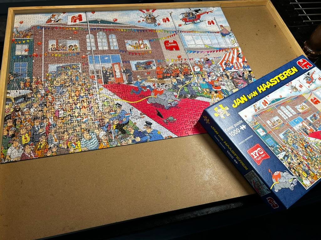 Jumbo’s anniversary, jan van haasteren 1000 stukjes, Ophalen, 500 t/m 1500 stukjes, Zo goed als nieuw