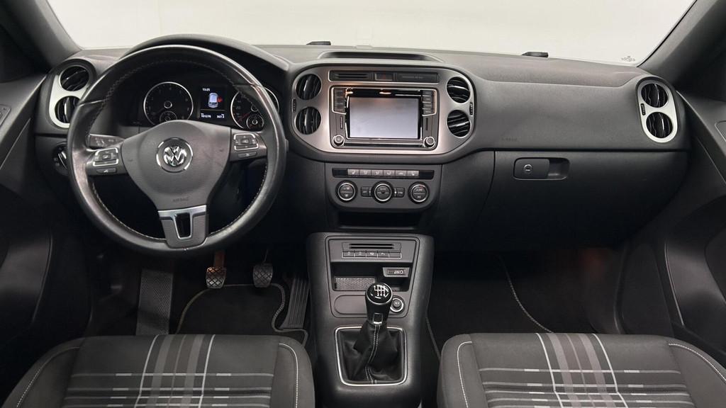 Volkswagen Tiguan 1.4 TSI Lounge PANO TREKHAAK NAVI ECC., Voorwielaandrijving, Gebruikt, Euro 6, 4 cilinders