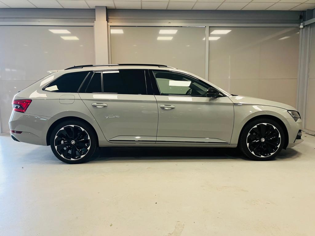 Skoda Superb Combi Sport Line 1.4 TSI iV PHEV | Canton gelui, Auto's, Skoda, Plug-in hybride, 1600 kg, 13 kWh, 102 €/maand