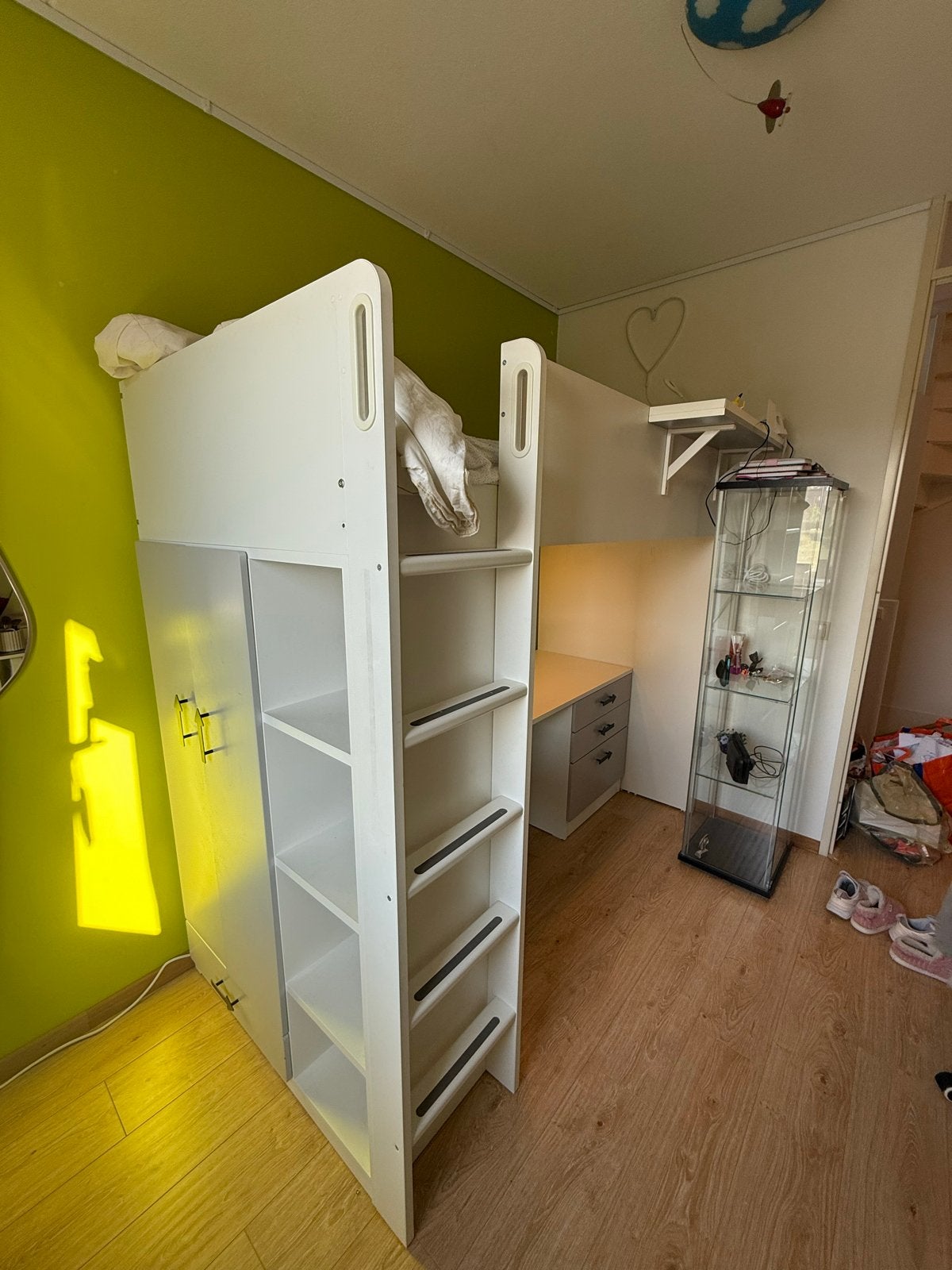 Hoogslaper met bureau en kast - Smastad van Ikea, Kinderen en Baby's, Ophalen, 85 tot 100 cm, Gebruikt, Hoogslaper of Stapelbed
