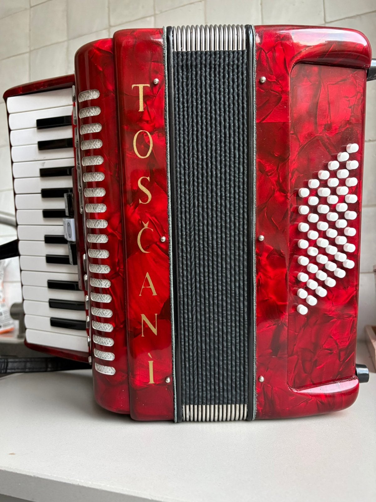 Prachtige Rode Toscani Accordeon, Ophalen, Zo goed als nieuw, 80-bas, Overige merken