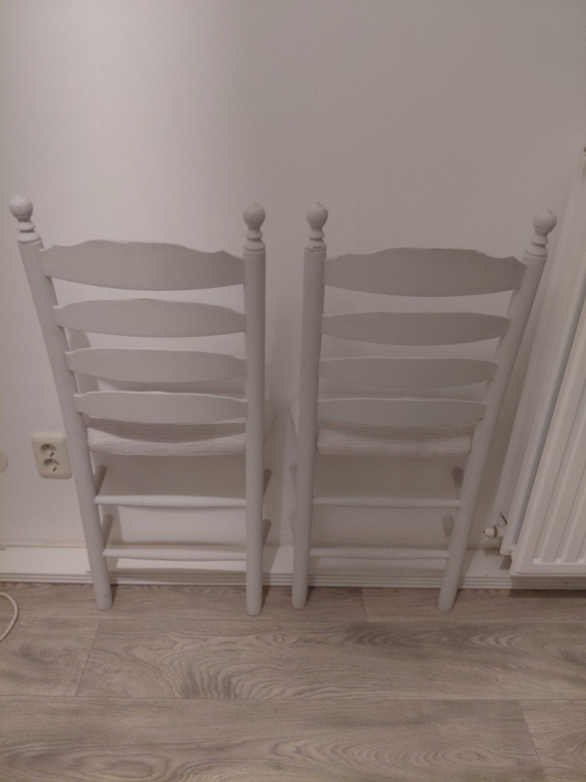 2 stijlvolle zelfgemaakte kledingrekjes van stoelen, Ophalen, Nieuw