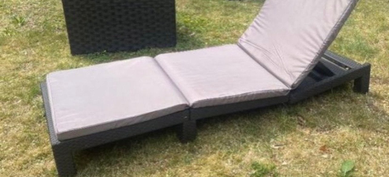 Wicker ligbed met verstelbare rugleuning en kussens, Ophalen of Verzenden, Gebruikt