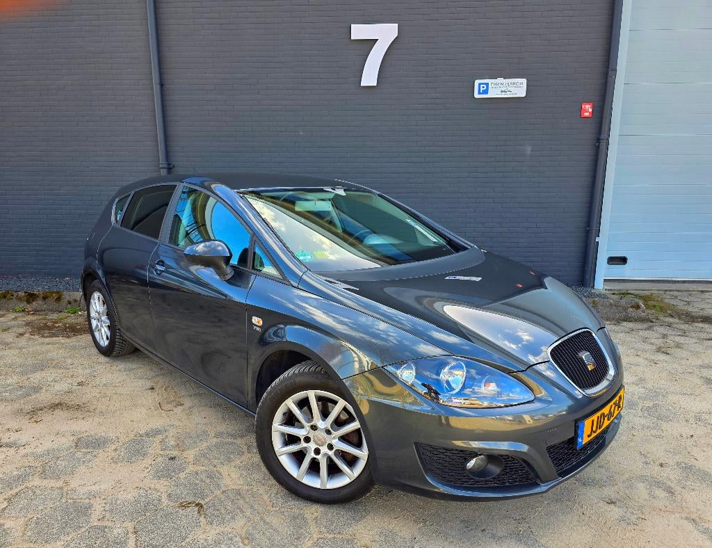 ✅️ Seat Leon 1.4 TSI Benzine 2011 ✅️ Nieuwe APK ✅️ CARPLAY, Auto's, 125 pk, 4 cilinders, Leon, Leder en Stof