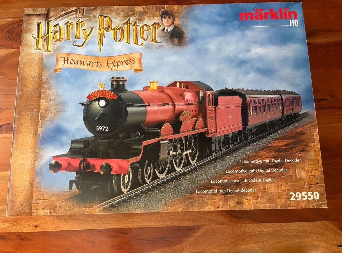 Märklin 29550 Harry Potter Hogwarts Express H0 compleet, Wisselstroom, Treinset, Ophalen of Verzenden, Zo goed als nieuw