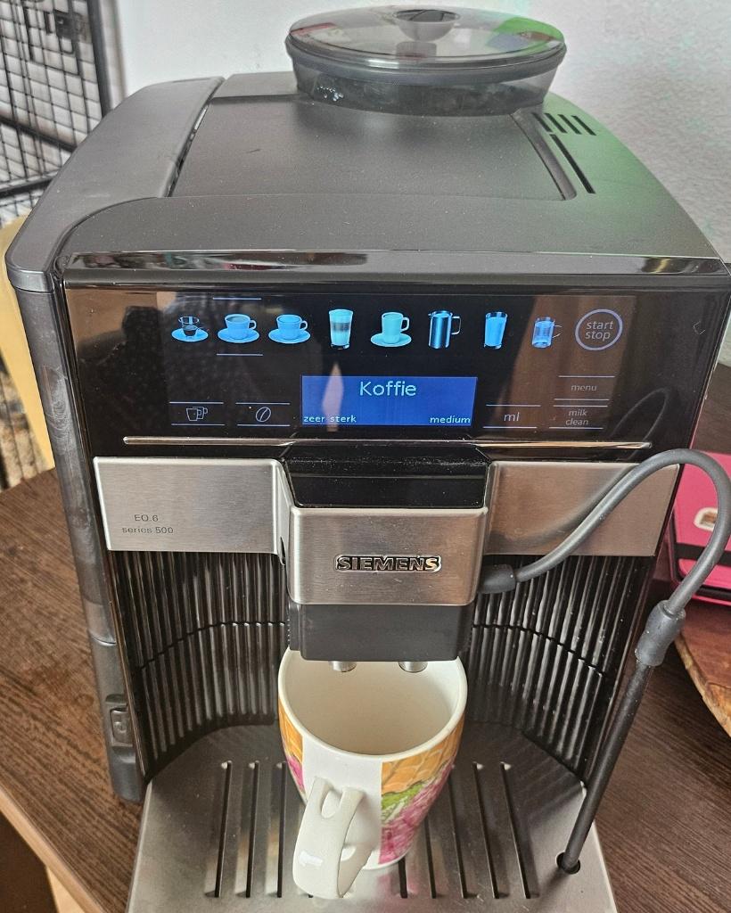 Siemens EQ6 - S500 koffiemachine, Ophalen of Verzenden, 2 tot 4 kopjes, Afneembaar waterreservoir, Gemalen koffie