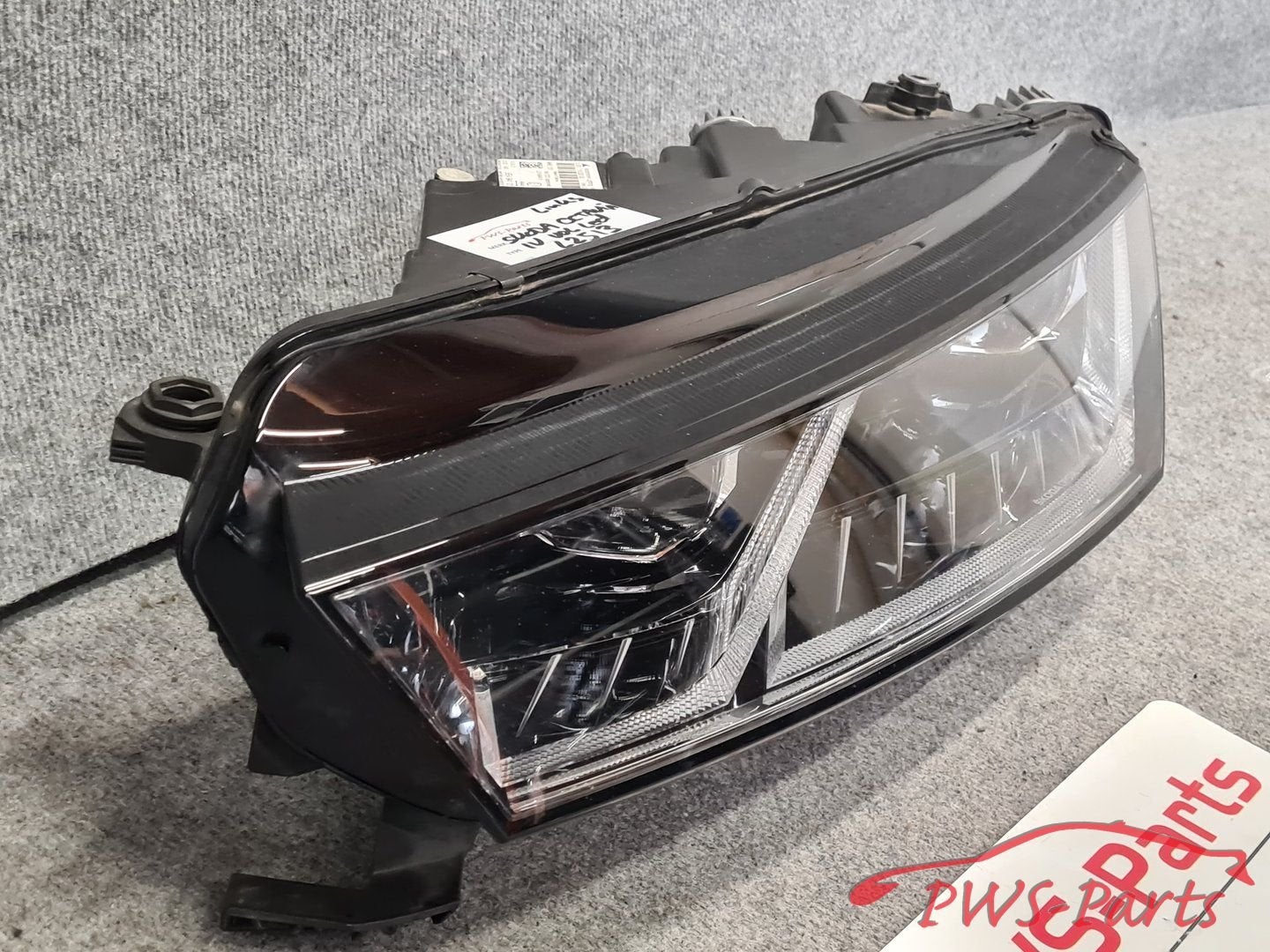 SKODA OCTAVIA IV 4 VOL LED KOPLAMP ORIGINEEL, Gebruikt, -, -, Ophalen of Verzenden