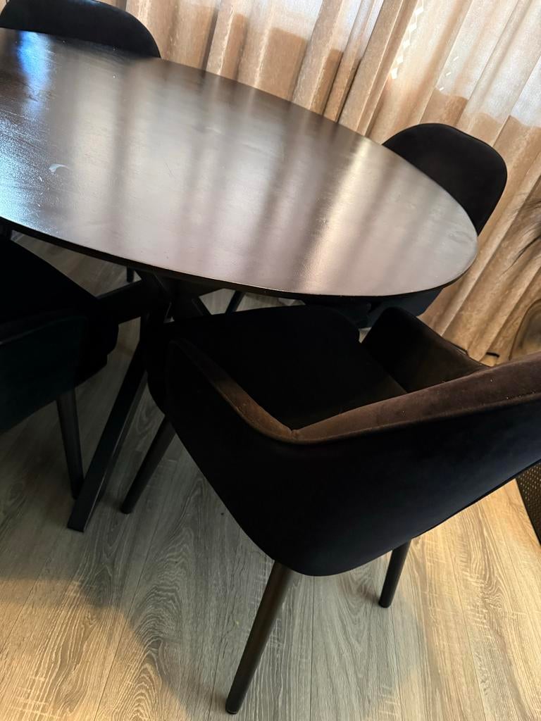 PTMD eettafel met 4 zwarte velvet stoelen hele set!, Ophalen, Gebruikt, 4 tot 6 stoelen