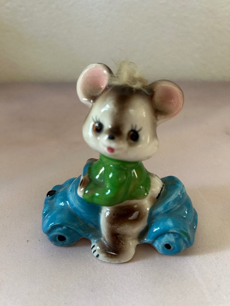 Vintage keramiek muisje in blauwe auto Japan jaren 60, Ophalen of Verzenden