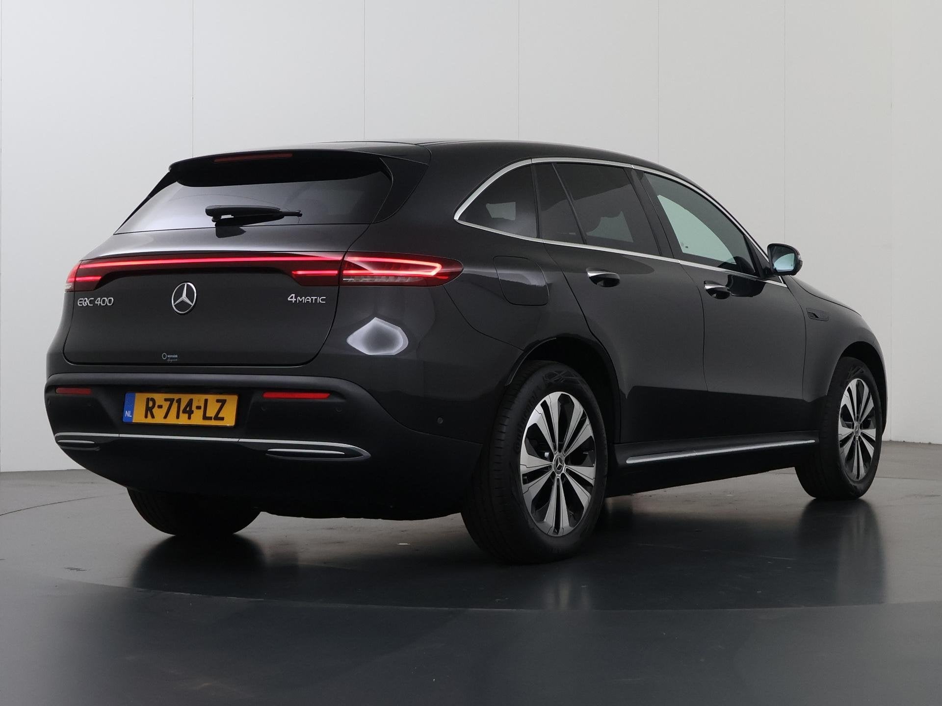 Mercedes-Benz EQC 400 4MATIC Luxury Line 80 kWh | Memory pak, Automaat, Dealer onderhouden, Beige, 80 kWh