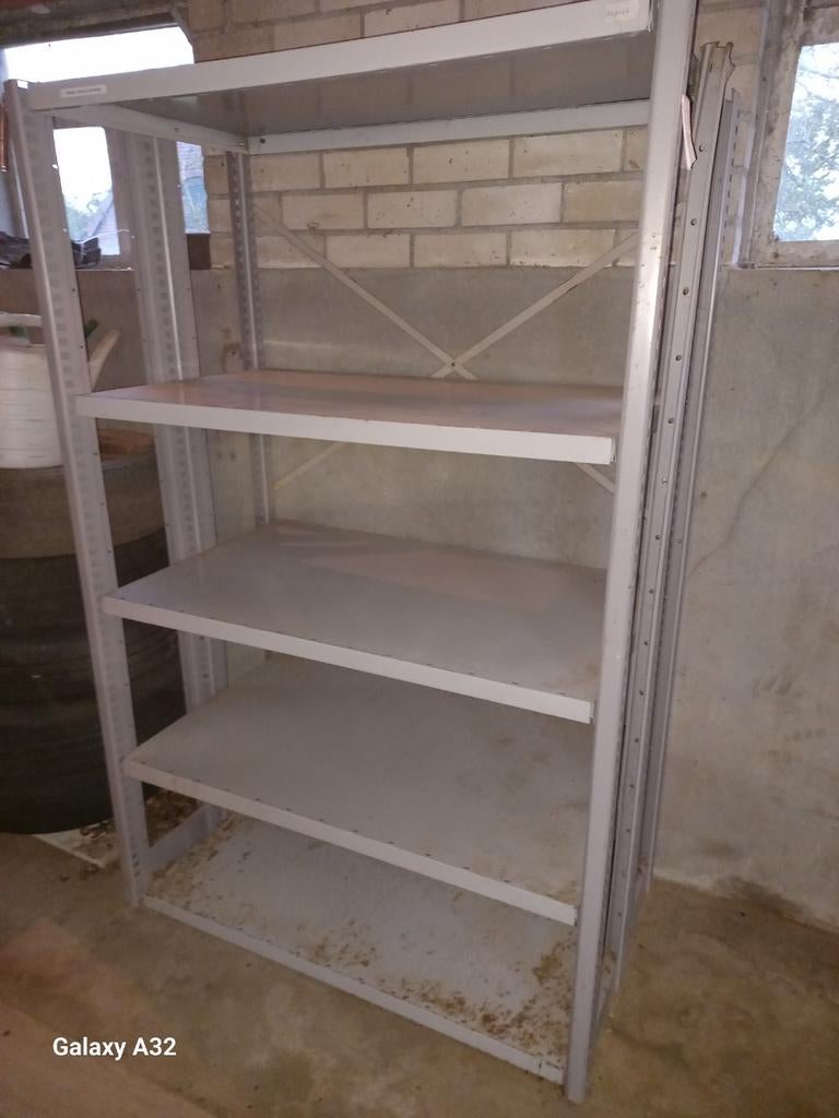 Ijzeren stelling of schappenkast., Ophalen, Gebruikt