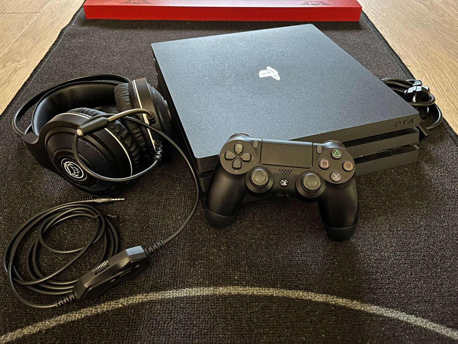 PlayStation 4 Pro 1TB met controller en nieuwe headset, Ophalen, Gebruikt, 1 TB, Met 1 controller