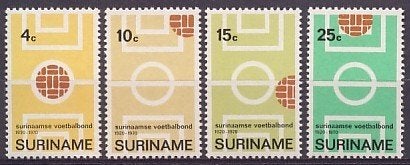 Suriname NVPH nr 543/6 postfris Voetbal 1970, Postzegels en Munten, Ophalen of Verzenden, Postfris