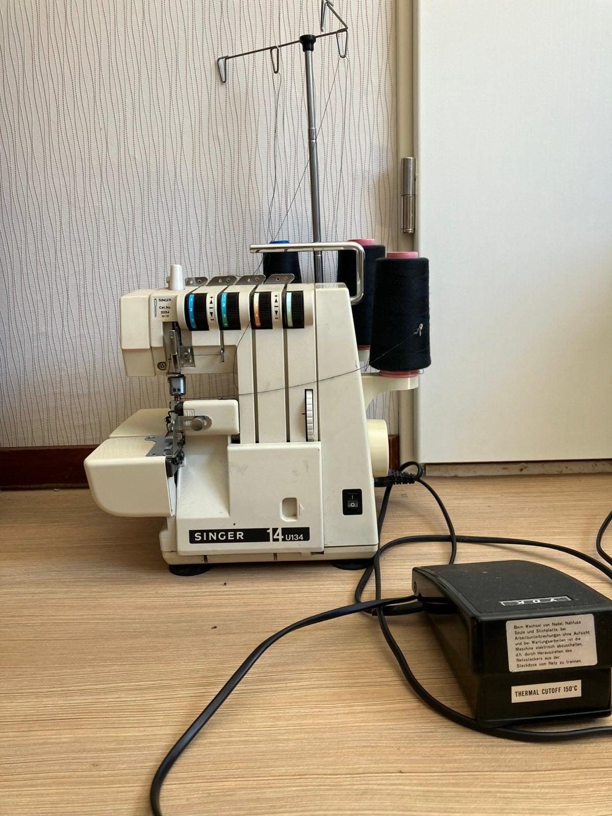 Titel: Singer 14U134 Overlockmachine / Lockmachine, Ophalen, Gebruikt, Lockmachine, Singer