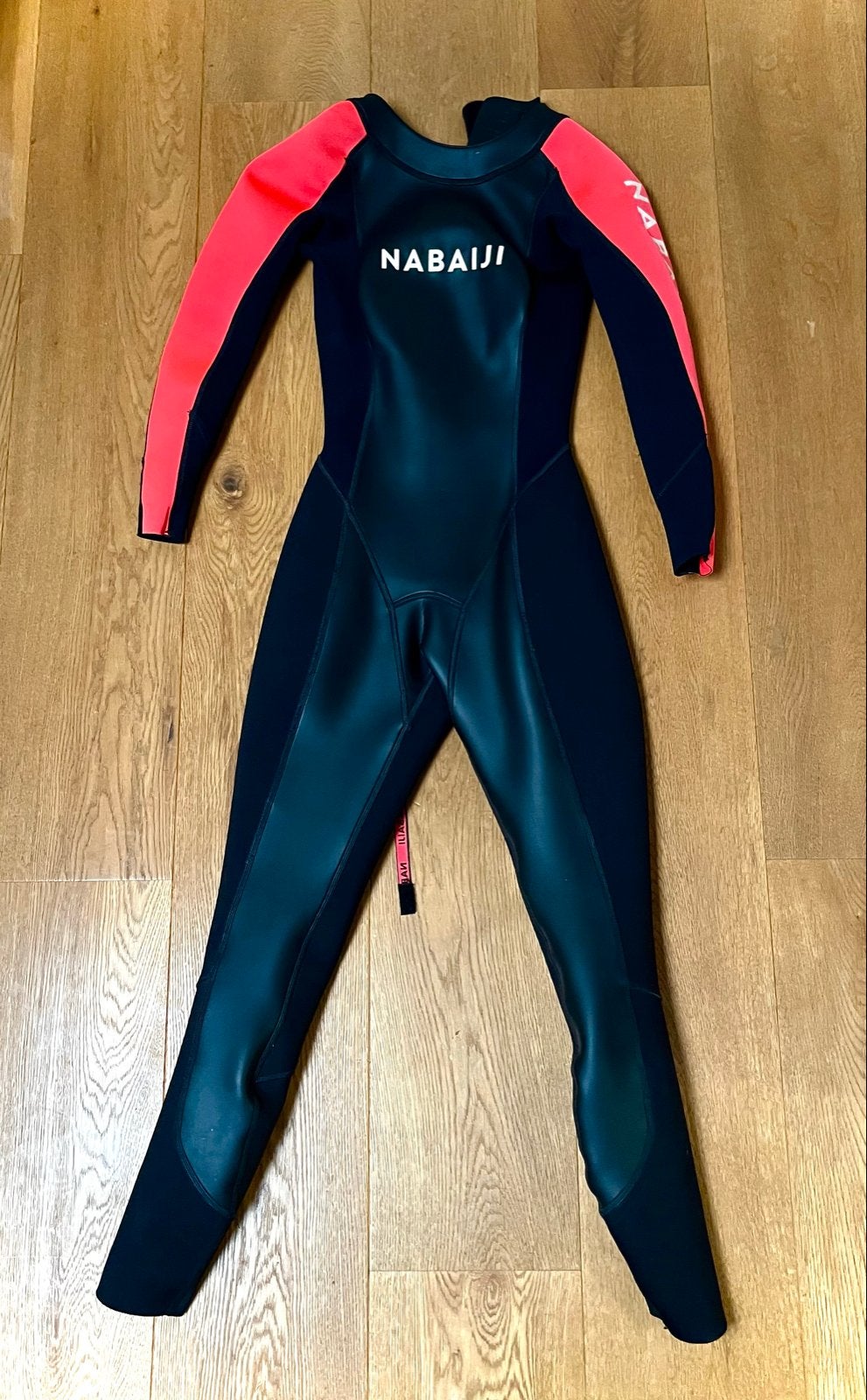 Nabaiji wetsuit voor dames - Zwart/Koraal, Ophalen of Verzenden, Zo goed als nieuw, Zwart, Overige typen