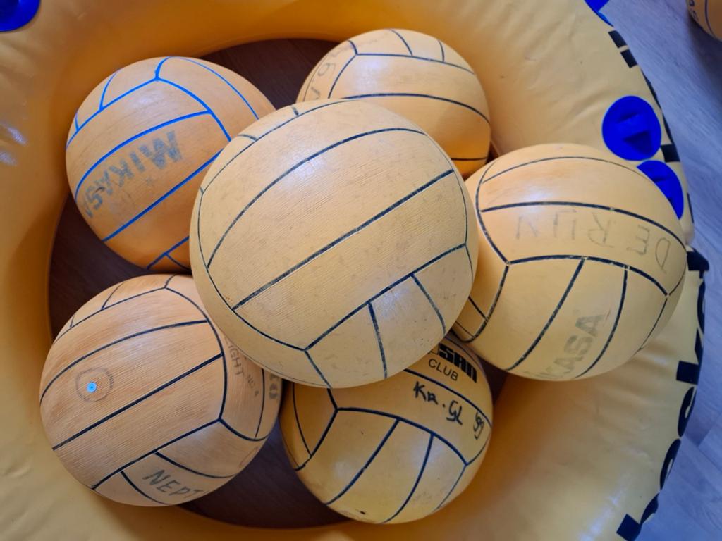 Gebruikte waterpolo ballen - 6 suks ook los te koop, Ophalen of Verzenden, Gebruikt, Waterpolobal