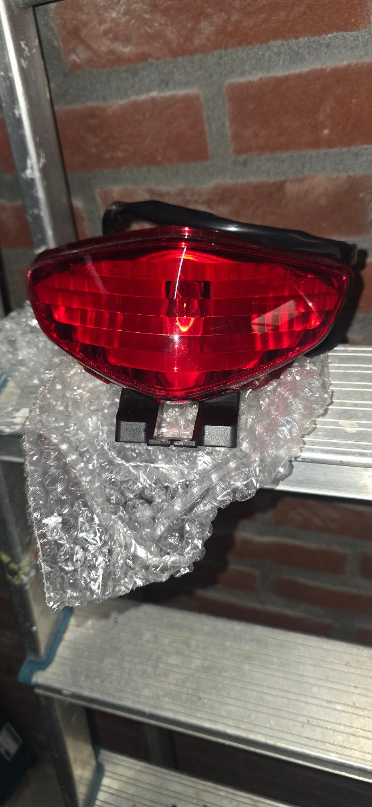 SUZUKI GLADIUS 650 ACHTERLICHT LAMP  NIEUW!!, Ophalen of Verzenden, Nieuw, Suzuki