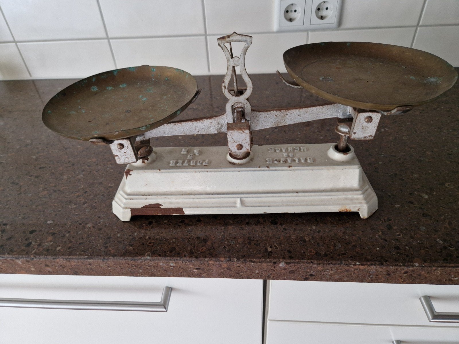 Brocante weegschaal en petroleumstel, Antiek en Kunst, Ophalen of Verzenden