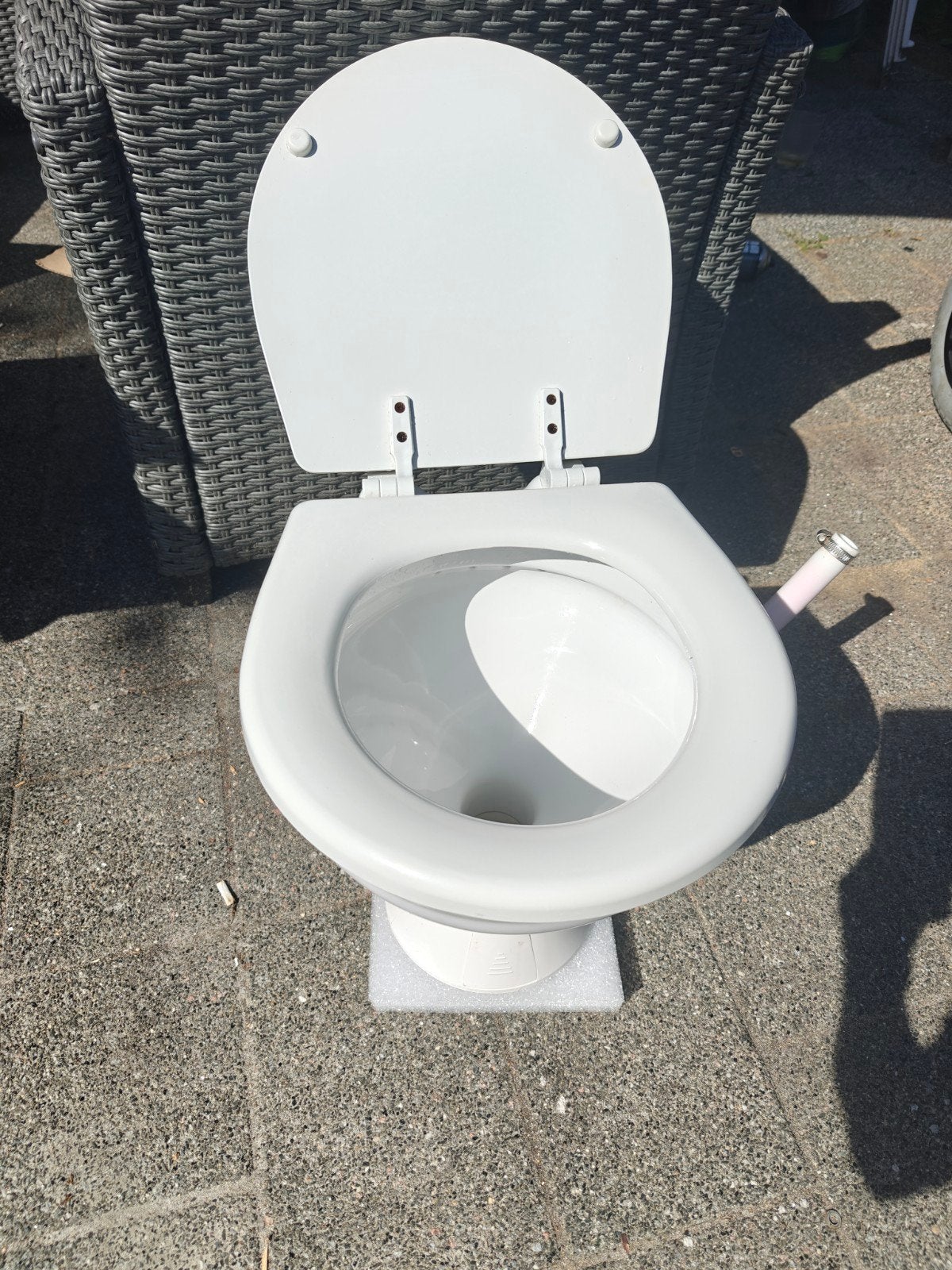 elektrische toilet 12v, Watersport en Boten, Ophalen of Verzenden, Zo goed als nieuw, Kombuis en Sanitair