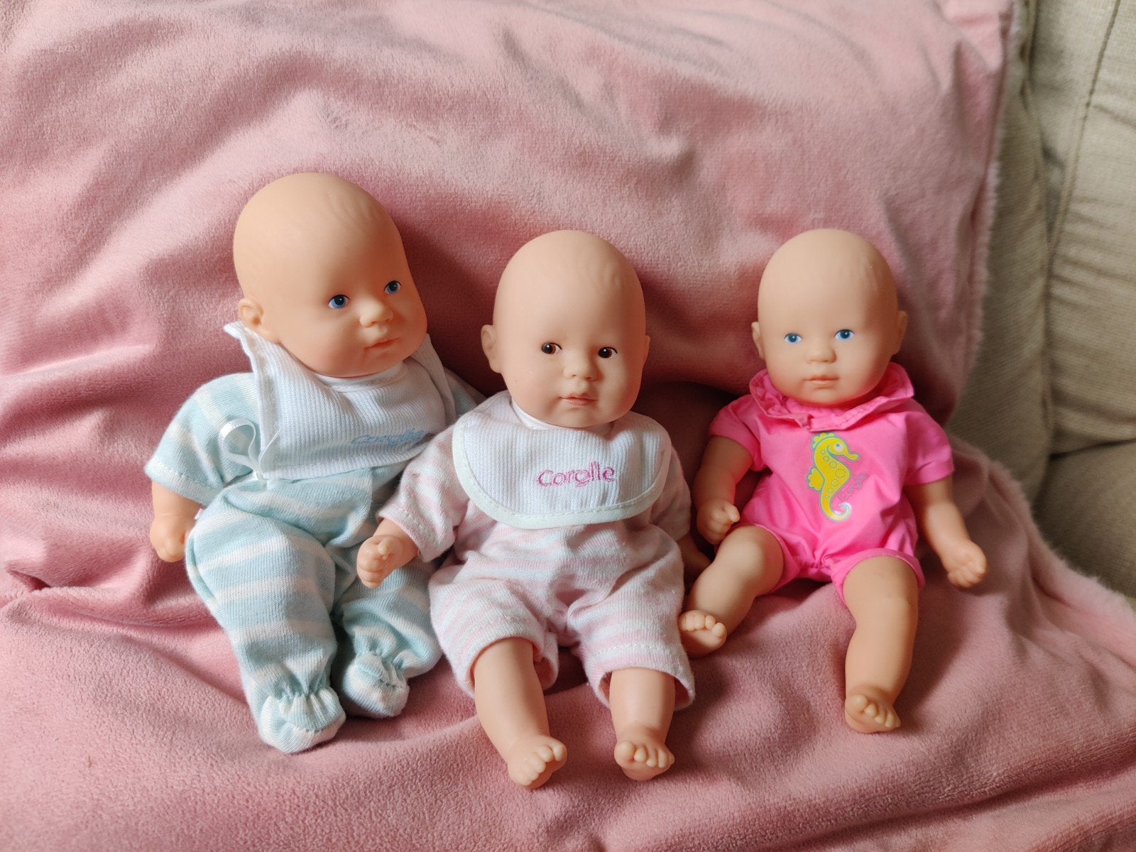 3 Corolle babypopjes 20cm met konijnen- en berenpakje, Ophalen of Verzenden, Gebruikt, Babypop