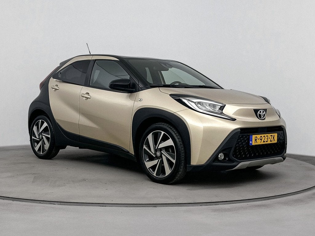 Toyota Aygo X 1.0 VVT-i MT Envy | Navigatie | JBL Soundsyste, Auto's, Toyota, 12 maanden, Gebruikt, 4 stoelen, Origineel Nederlands