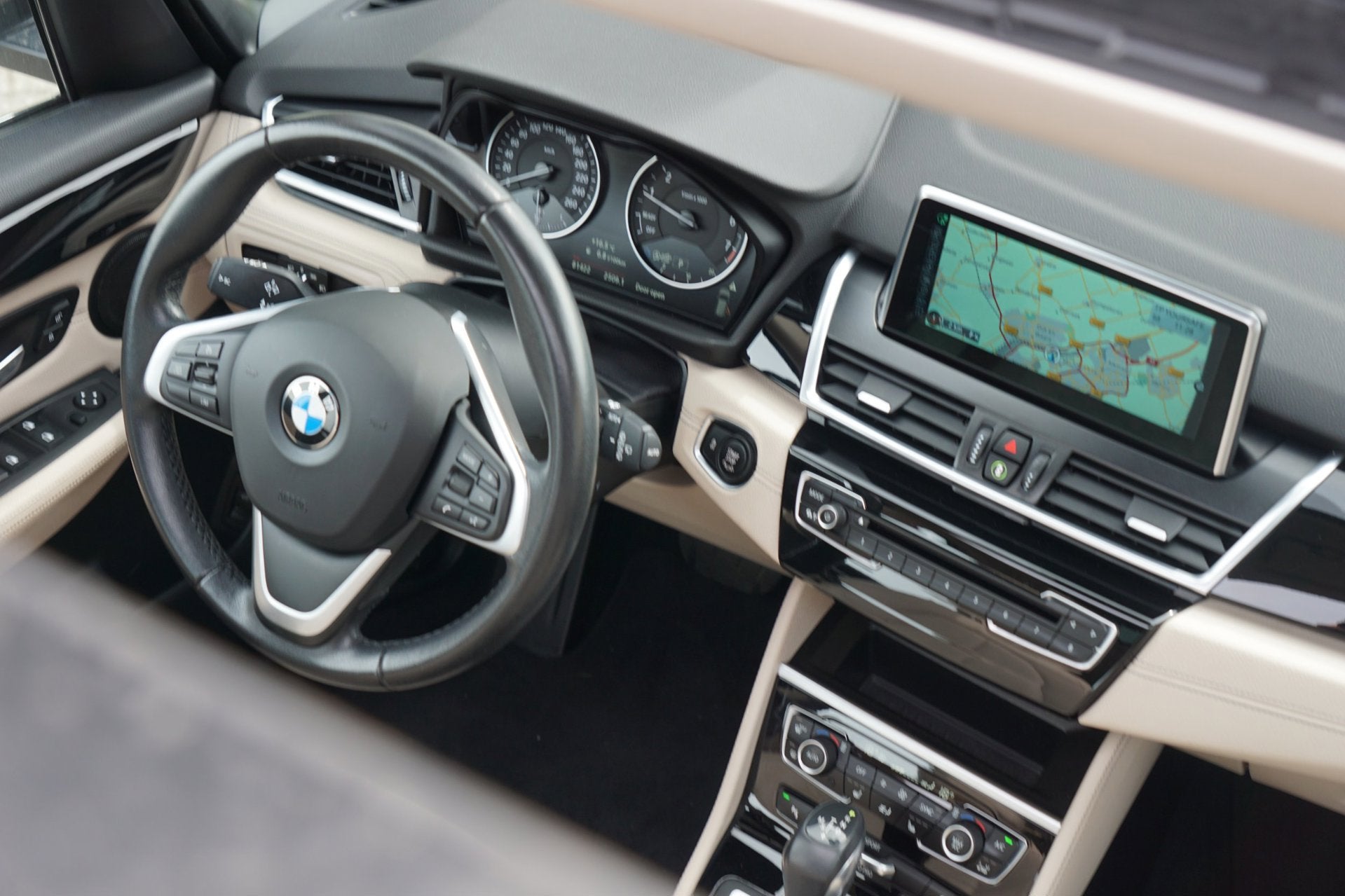 BMW 2-serie Active Tourer 218i High Executive AUT | / | Schu, Auto's, BMW, 1345 kg, 136 pk, Gebruikt, Blauw