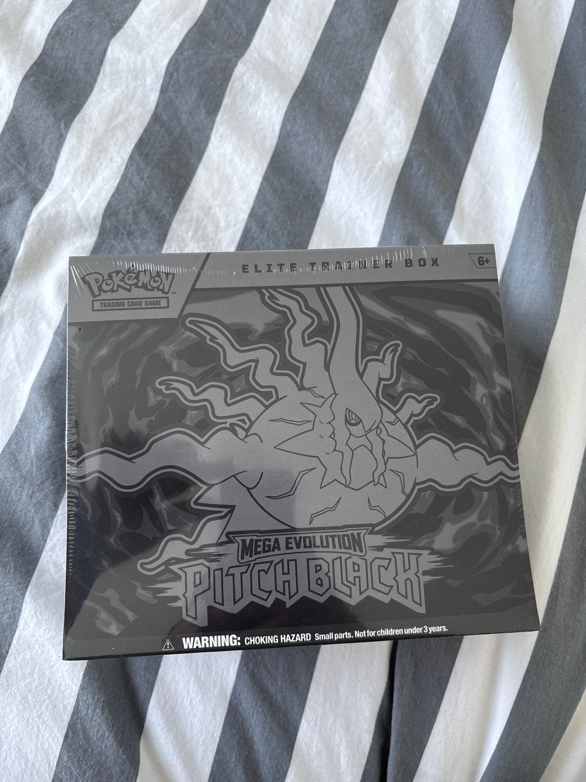Pokémon Pitch Black Elite Trainer Box, Ophalen of Verzenden, Nieuw, Overige typen, Foil