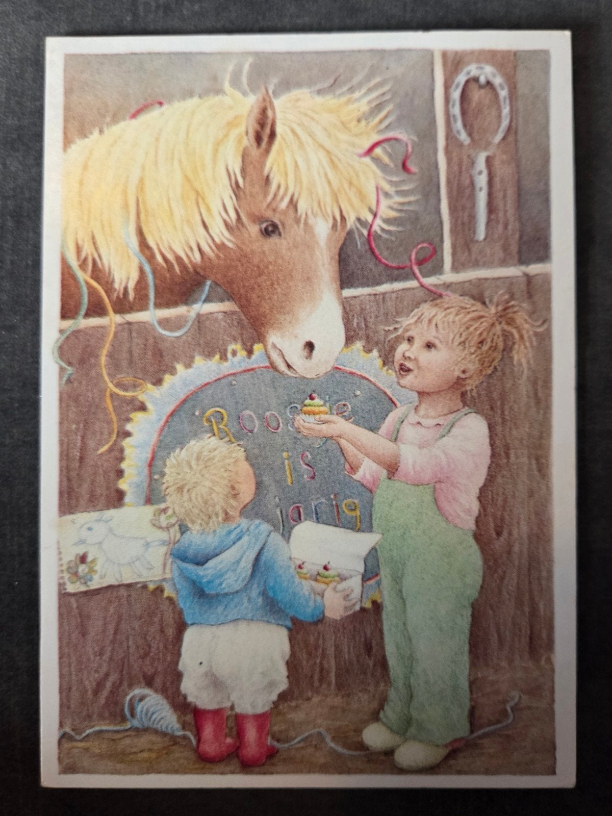 Kinderen bij paard - Annet Kossen, Verzamelen, Verzenden, 1980 tot heden, Gelopen, Kinderen