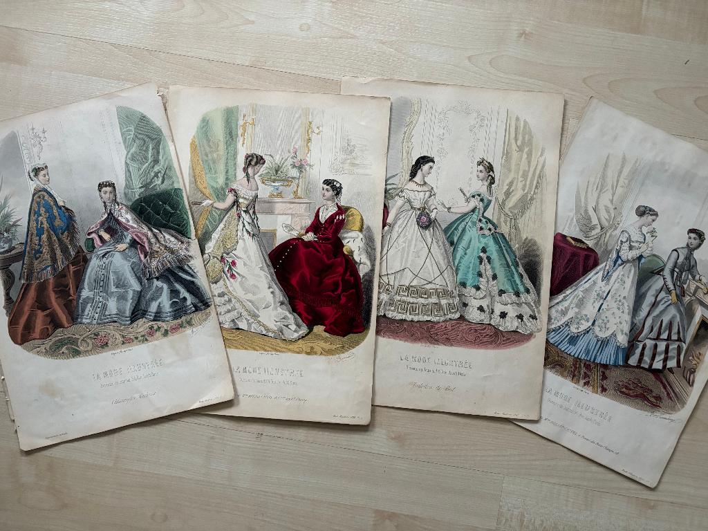 Vier modeprenten 1863-1868, Baljurk, Kasjmir sjaals, uitgaan, Verzenden, Voor 1940, Gebruikt, Overige onderwerpen