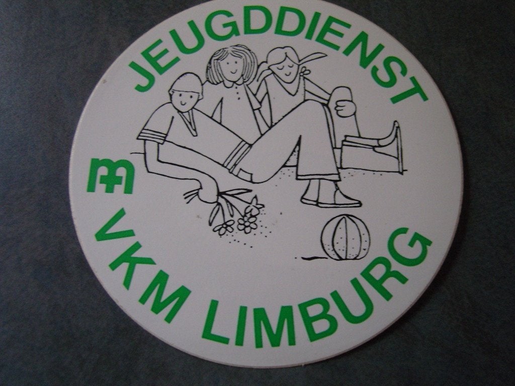 sticker Jeugddienst VKM Limburg, Verzamelen, Ophalen, Zo goed als nieuw