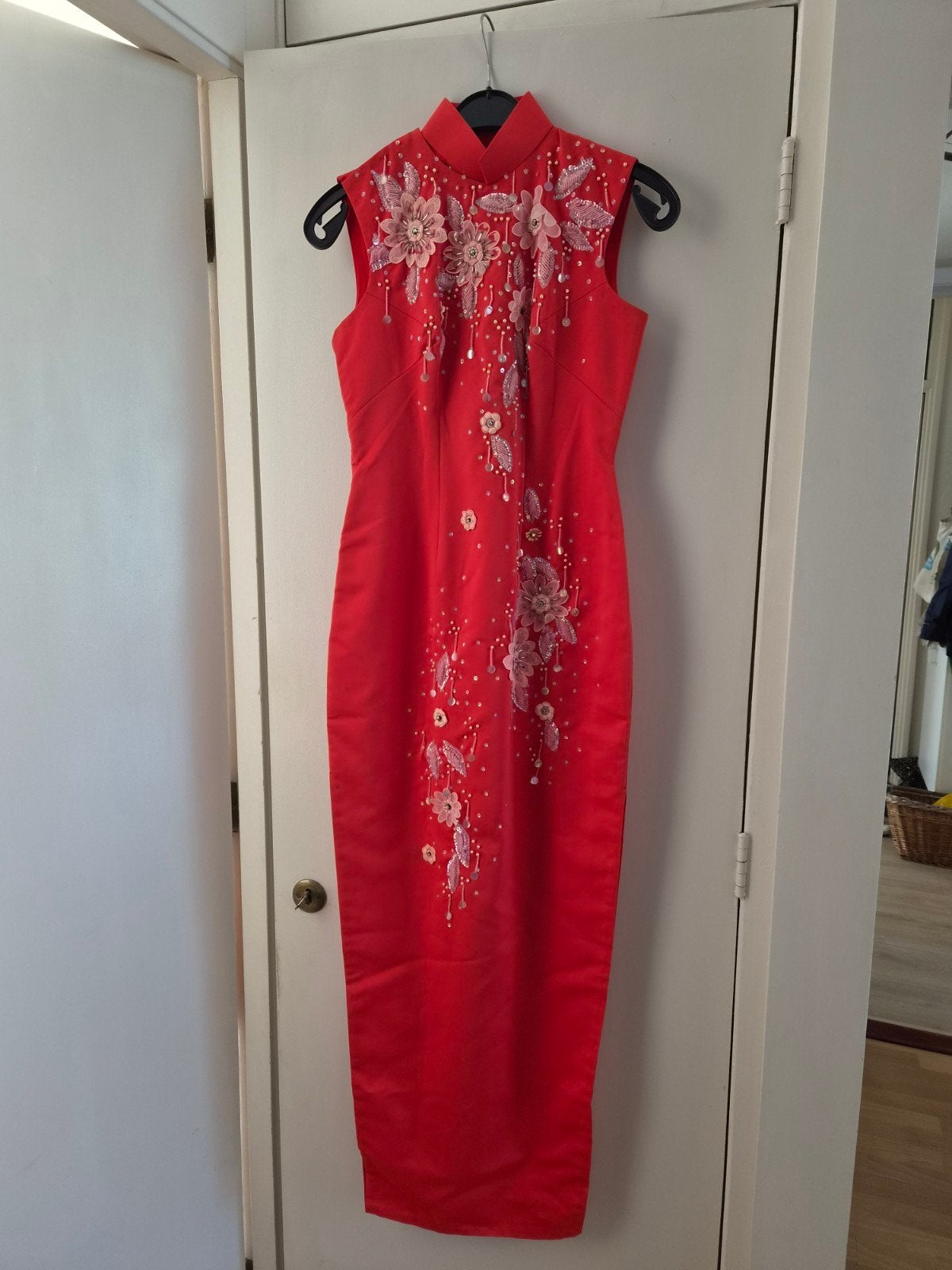 Prachtige rode Cheongsam jurk met borduursels, Ophalen, Zo goed als nieuw, Maat 34 (XS) of kleiner, Rood