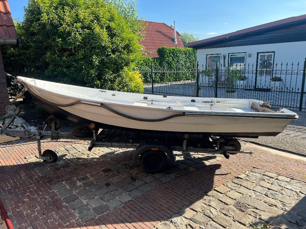 boot visboot sloep roeiboot compleet met trailer, Watersport en Boten, Ophalen, Gebruikt, 4 m, Buitenboordmotor