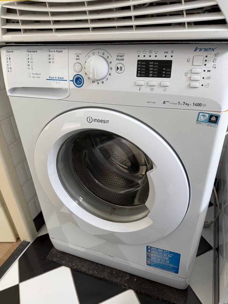 Indesit Innex Wasmachine 7kg 1400 toeren A+++, Witgoed en Apparatuur, Wasmachines, Gebruikt, Voorlader, 6 tot 8 kg, 85 tot 90 cm