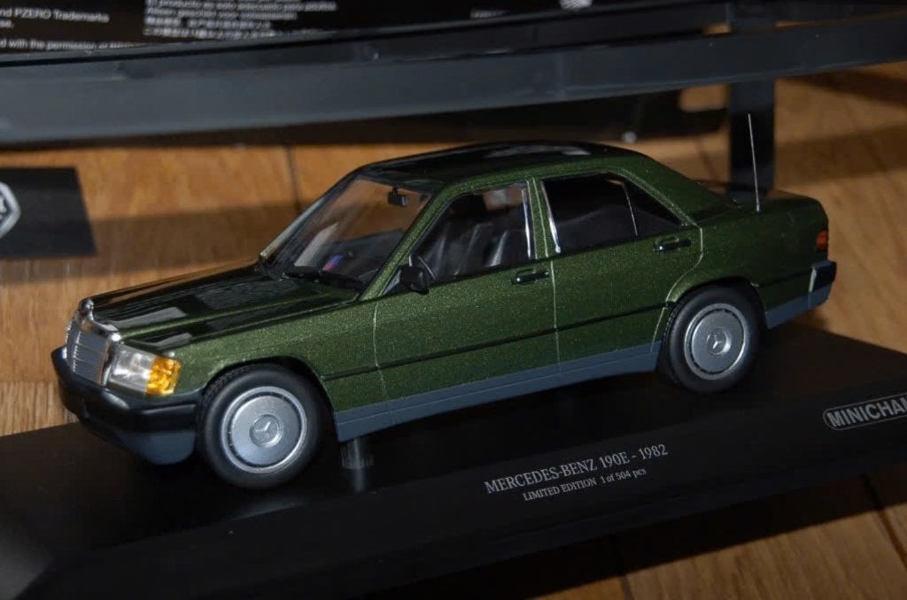 1:18 MERCEDES 190 E 1982 green Minichamps in box WRH, Verzenden, Zo goed als nieuw, Auto, MiniChamps