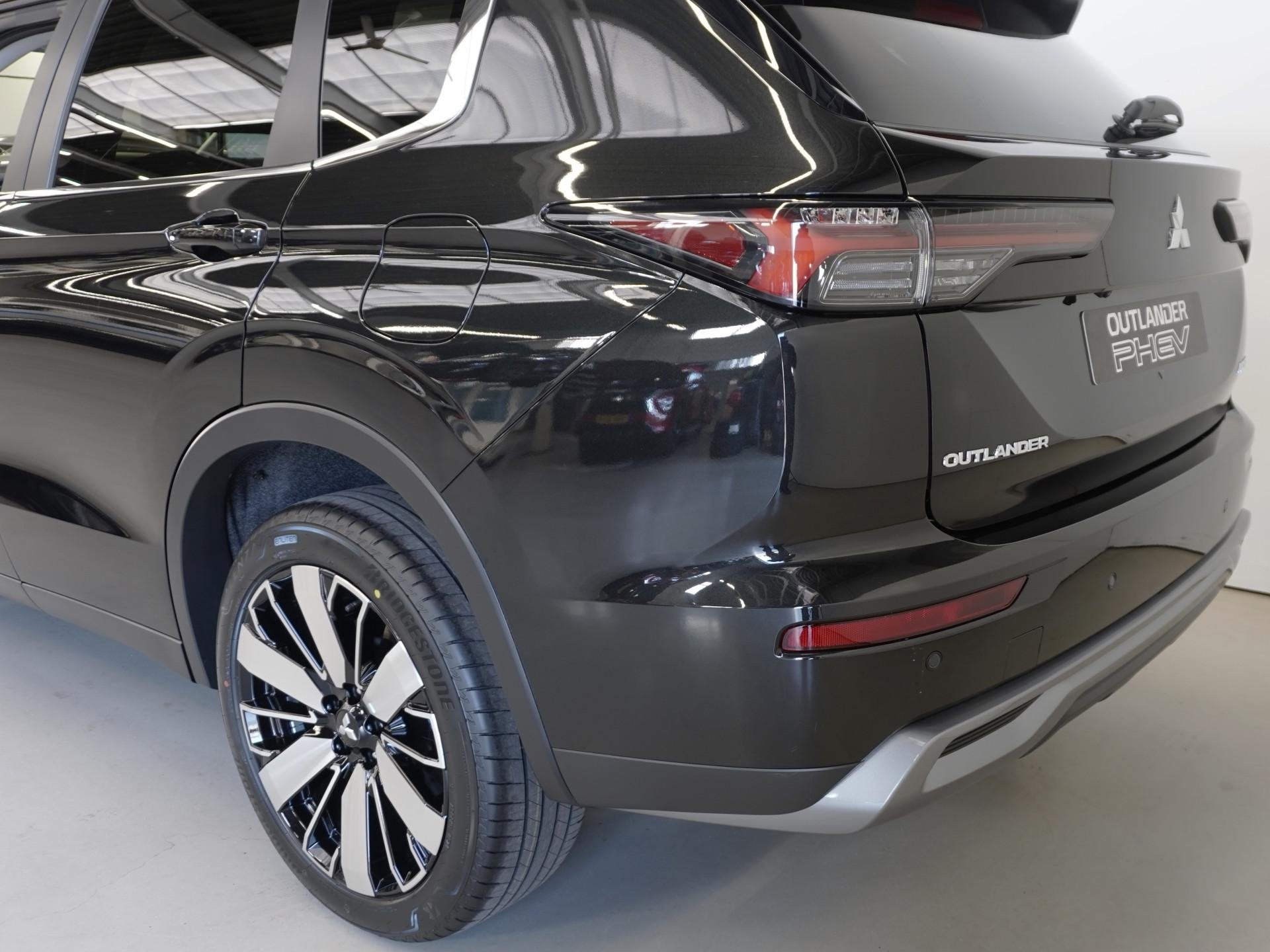 Mitsubishi Outlander 2.4 PHEV Intense+ | Actieprijs | Head u, Auto's, 12 maanden, 136 pk, Outlander, Zwart