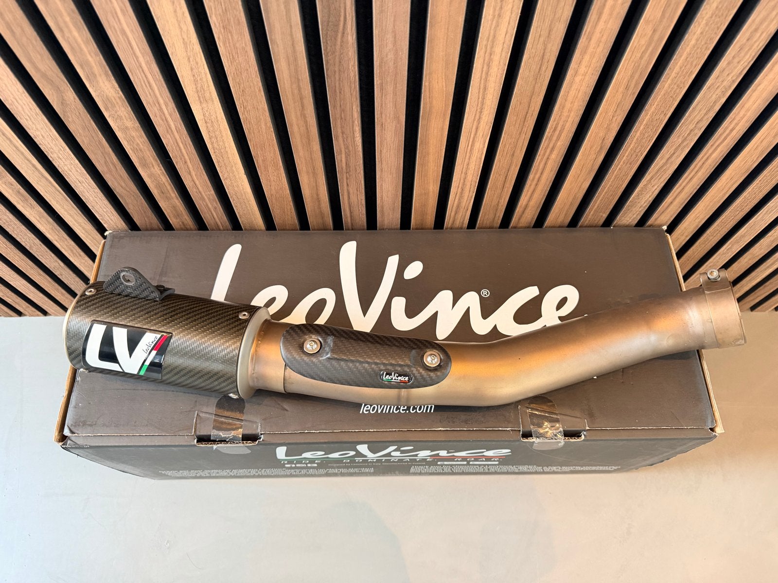 Leovince LV10 Carbon uitlaat Aprilia Tuono V4 Factory 2021, Ophalen of Verzenden, Gebruikt